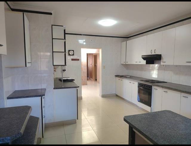 4 BEDROOM HOUSE FOR SALE IN VAALPARK